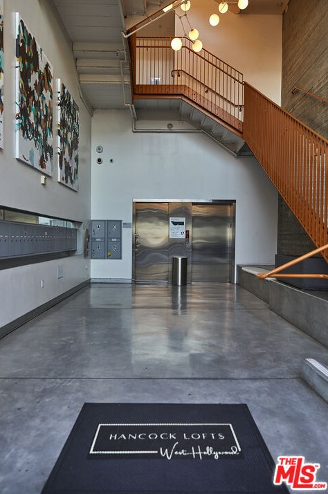 901 Hancock Ave, Los Angeles CA  90069-4012 exterior