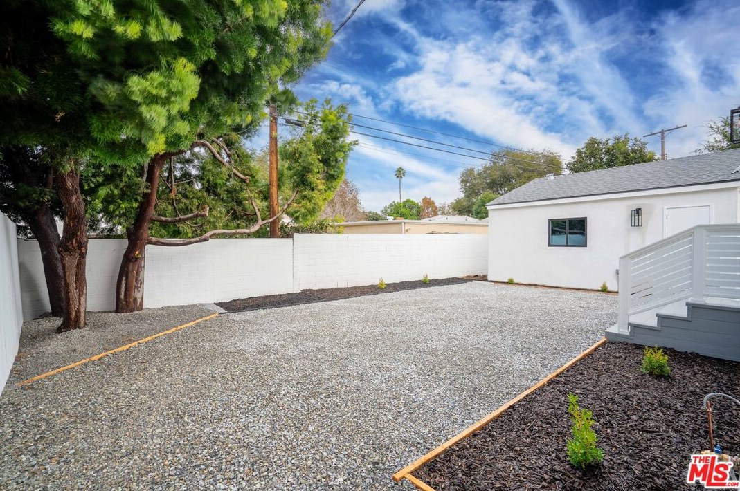5501 77th St, Los Angeles CA  90045-3213 exterior