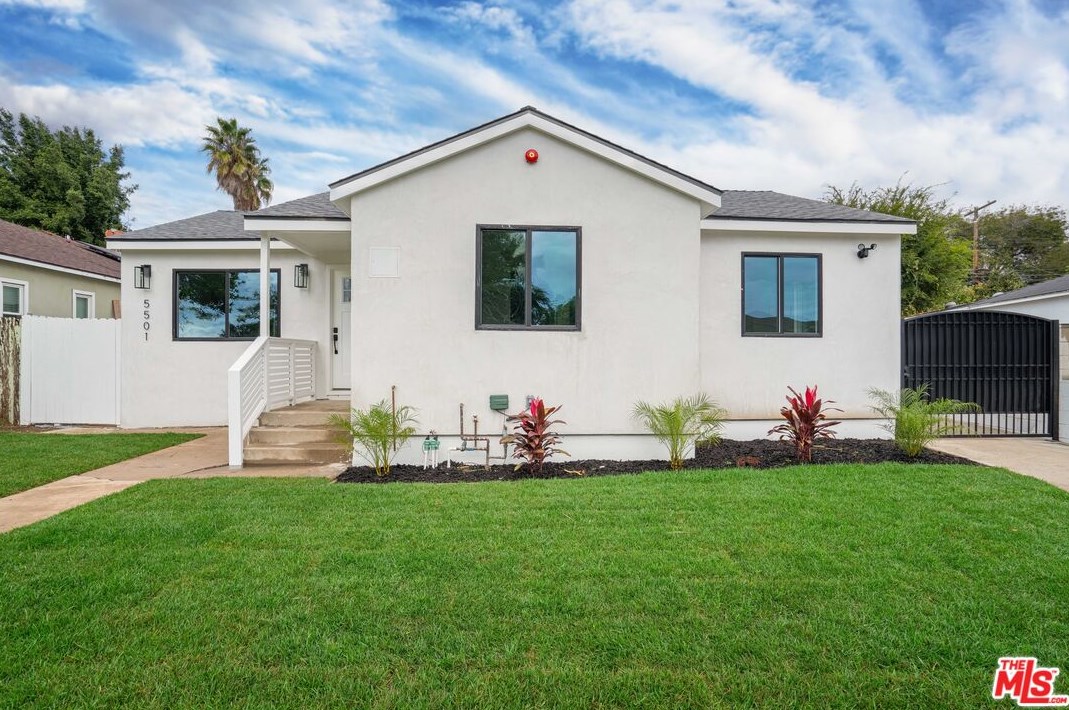 5501 77th St, Los Angeles CA  90045-3213 exterior