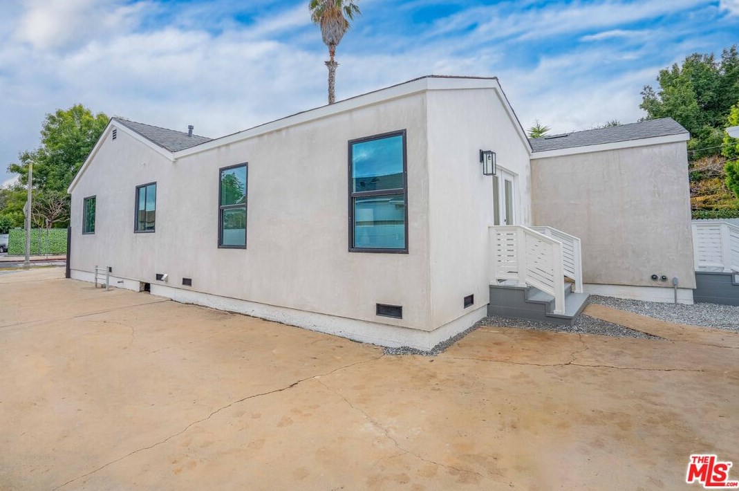 5501 77th St, Los Angeles CA  90045-3213 exterior