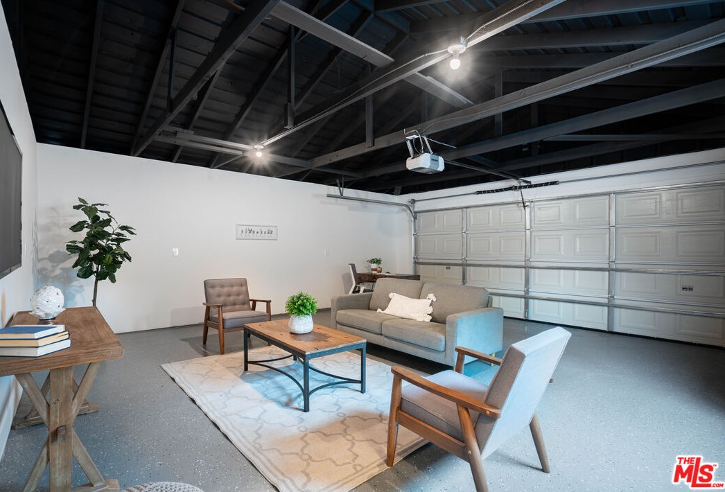 5501 77th St, Los Angeles CA  90045-3213 exterior