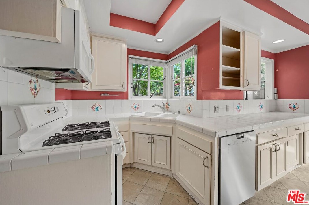 3104 Kelton Ave, Los Angeles CA  90034-3024 exterior