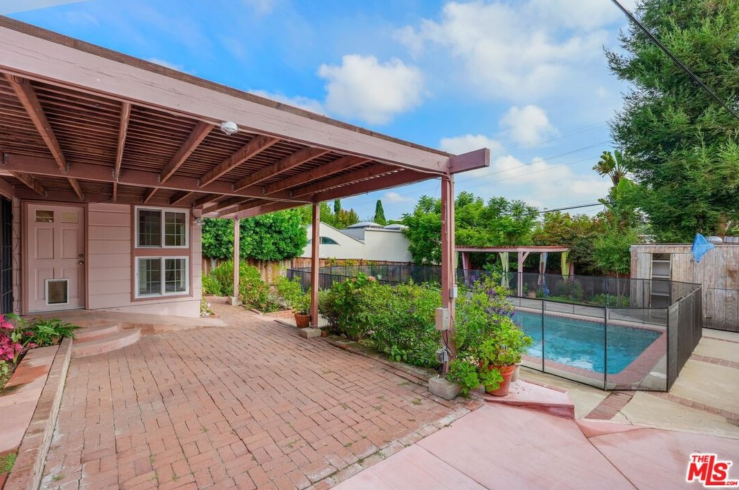 3104 Kelton Ave, Los Angeles CA  90034-3024 exterior