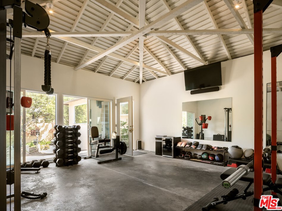 2511 Mount Beacon Ter, Los Angeles CA  90068-2444 exterior