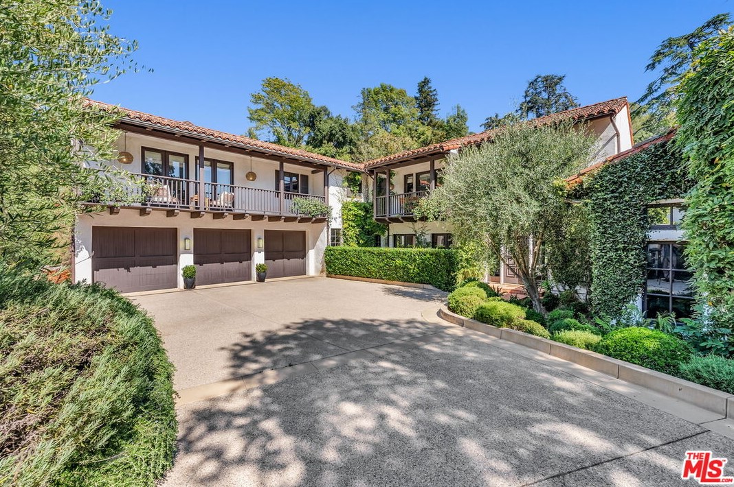 1046 Norman Pl, Los Angeles CA  90049-1537 exterior