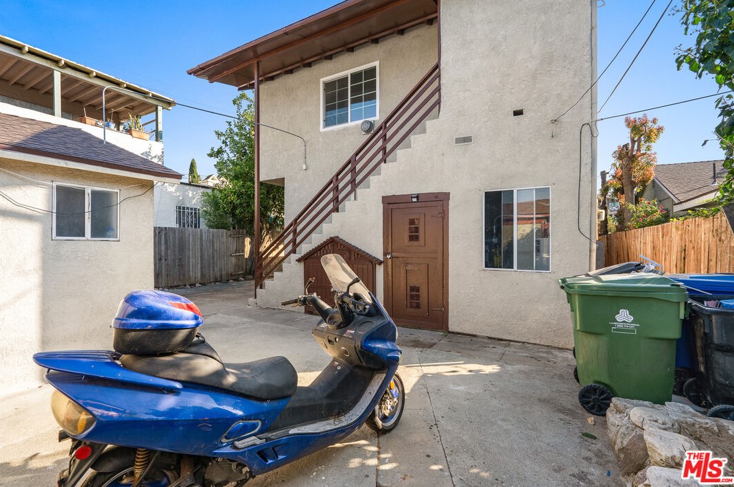 4805 Mascot St, Los Angeles CA  90019-5530 exterior