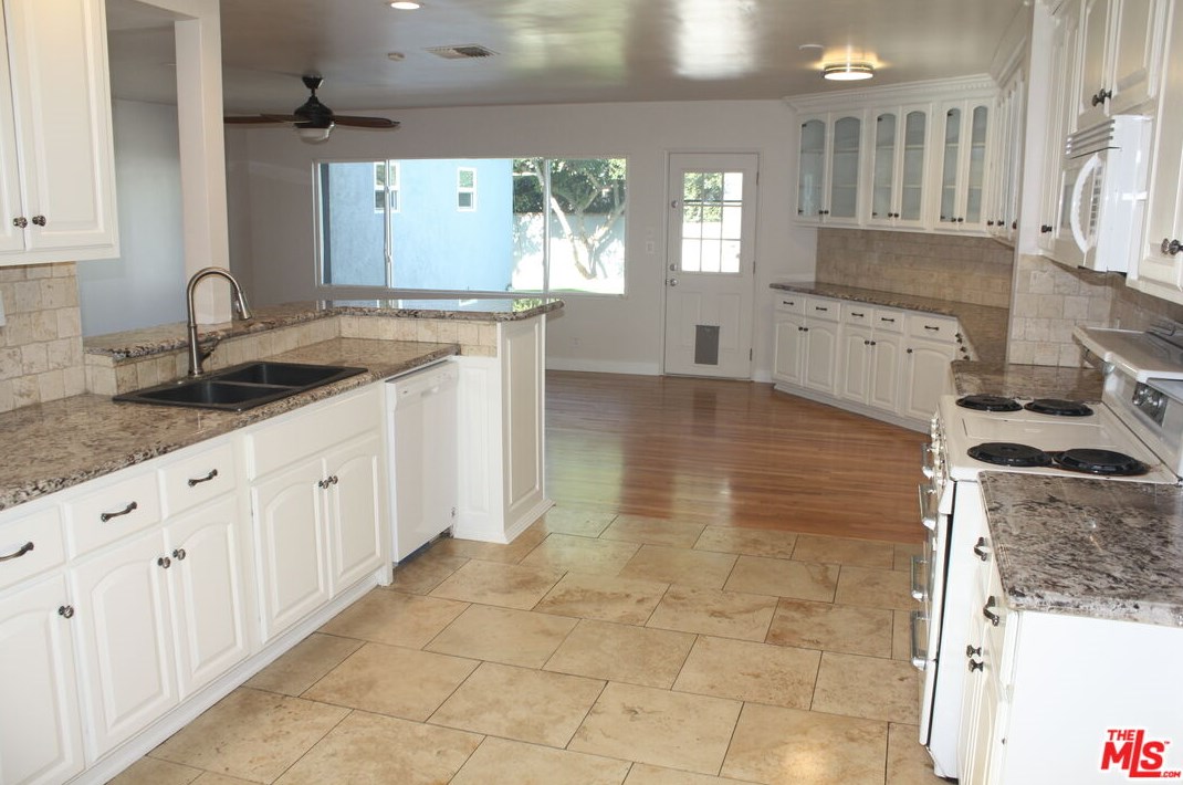 11159 Fairbanks Way, Los Angeles CA  90230-4902 exterior