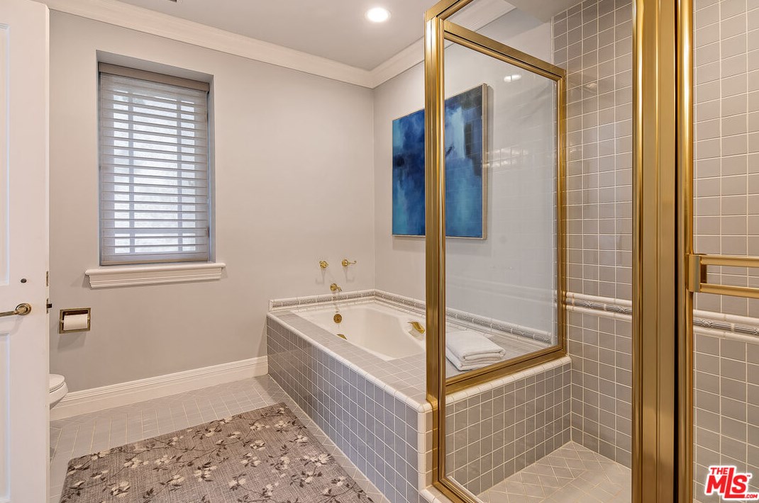 10259 Century Woods Dr, Los Angeles CA  90067-6312 exterior