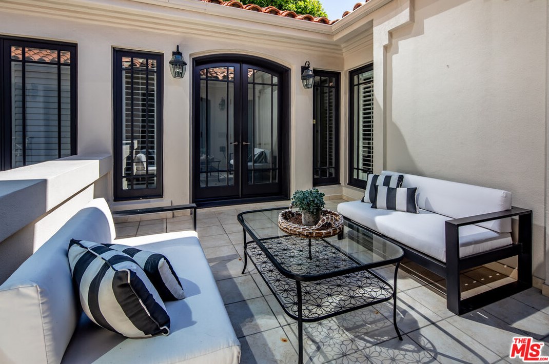 10259 Century Woods Dr, Los Angeles CA  90067-6312 exterior