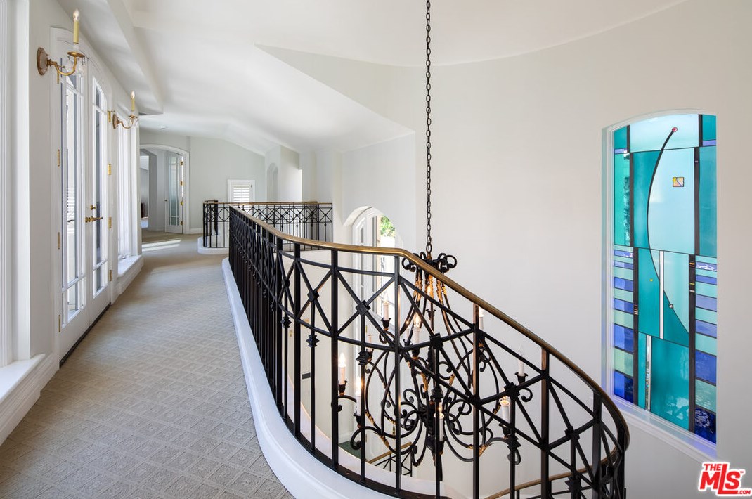 10259 Century Woods Dr, Los Angeles CA  90067-6312 exterior