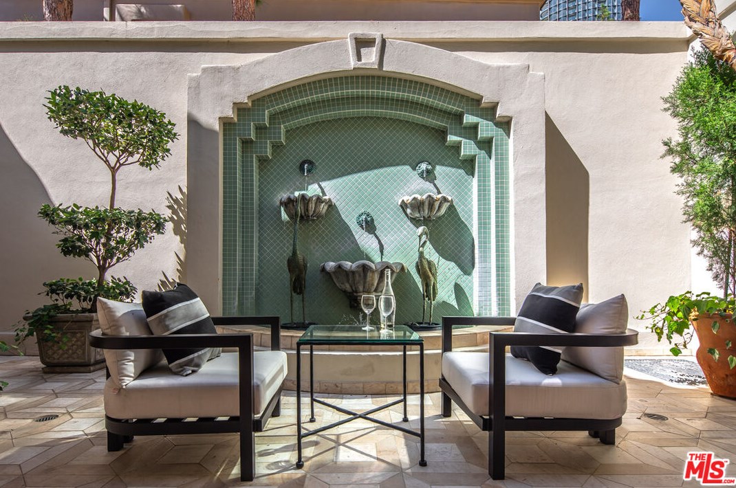 10259 Century Woods Dr, Los Angeles CA  90067-6312 exterior