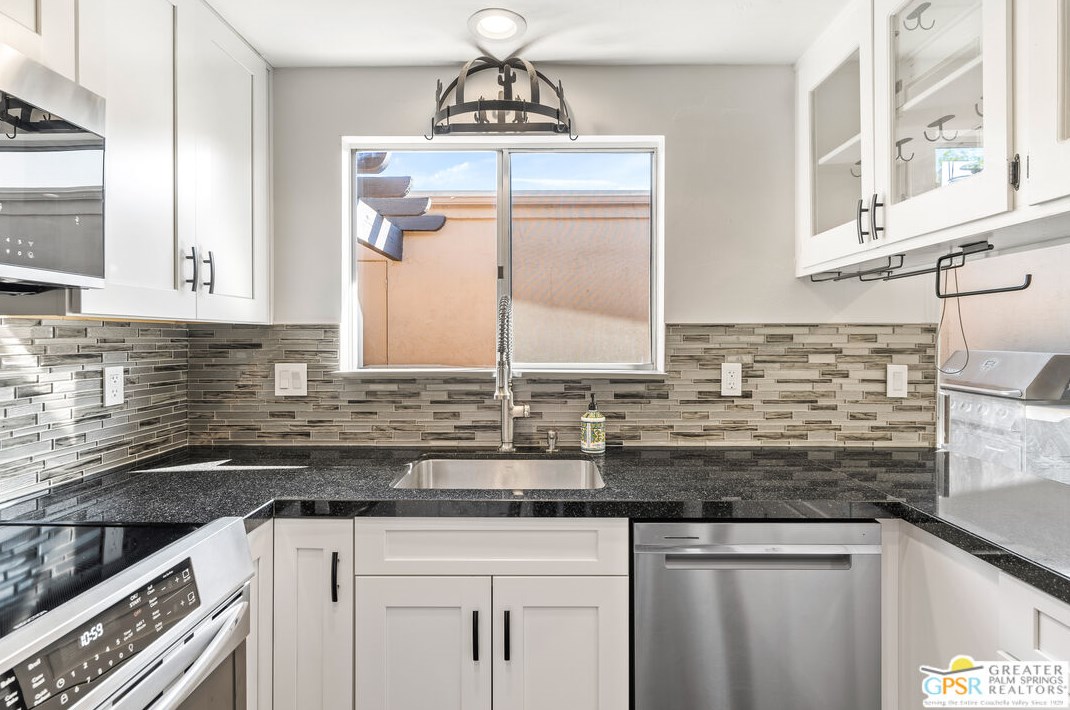 49151 Washington St, La Quinta, CA 92253