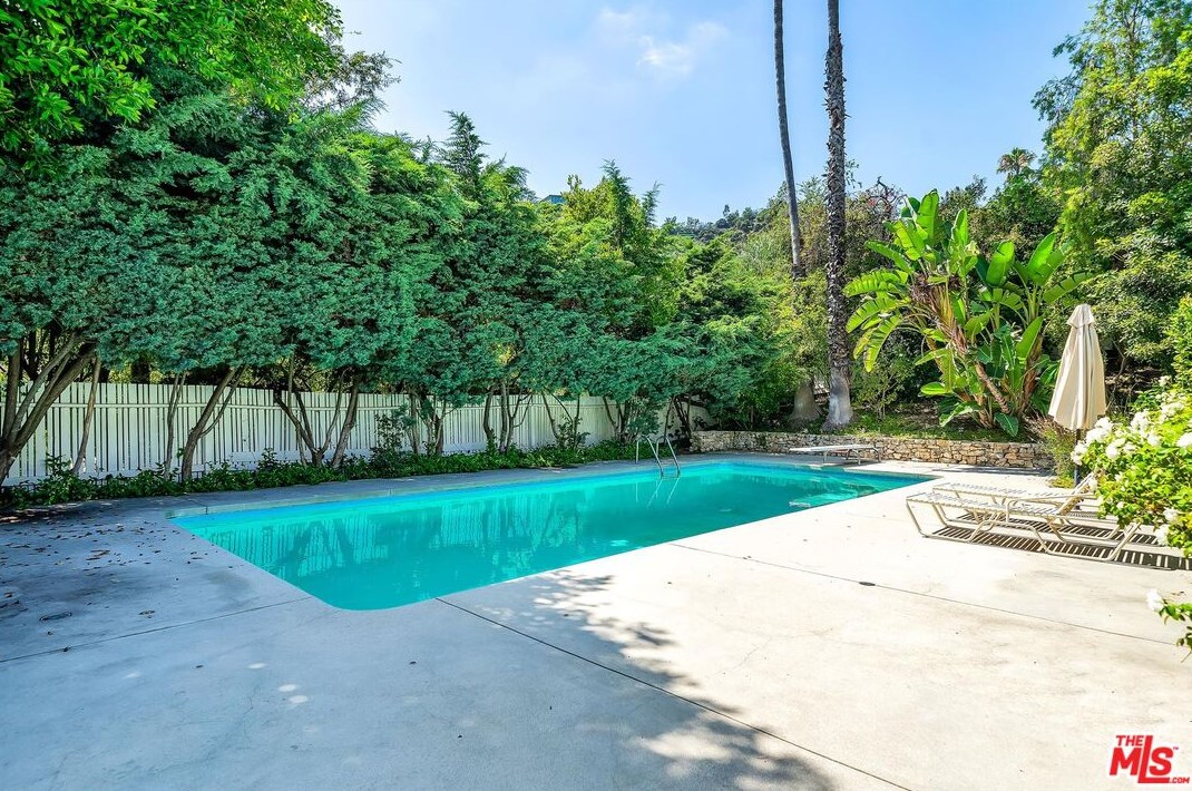 2647 Laurel Pass, Los Angeles CA  90046-1015 exterior