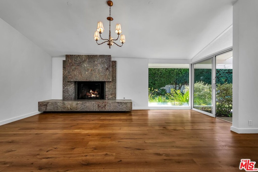 2647 Laurel Pass, Los Angeles CA  90046-1015 exterior