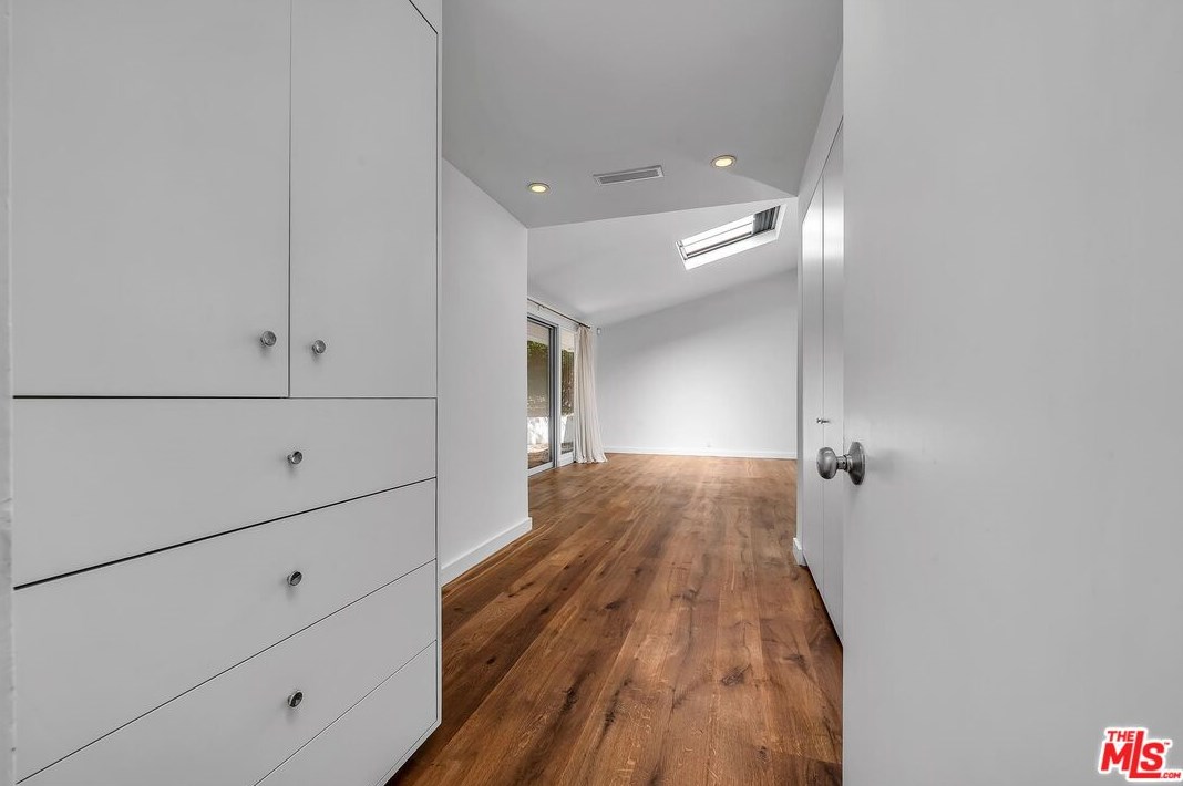 2647 Laurel Pass, Los Angeles CA  90046-1015 exterior