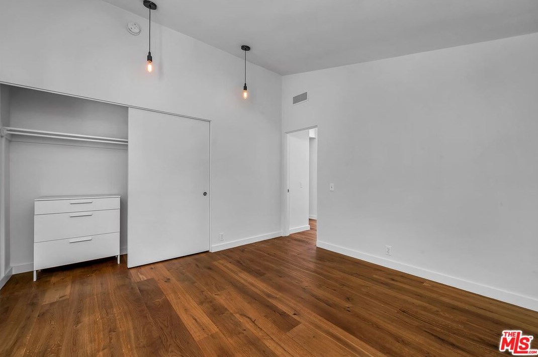 2647 Laurel Pass, Los Angeles CA  90046-1015 exterior