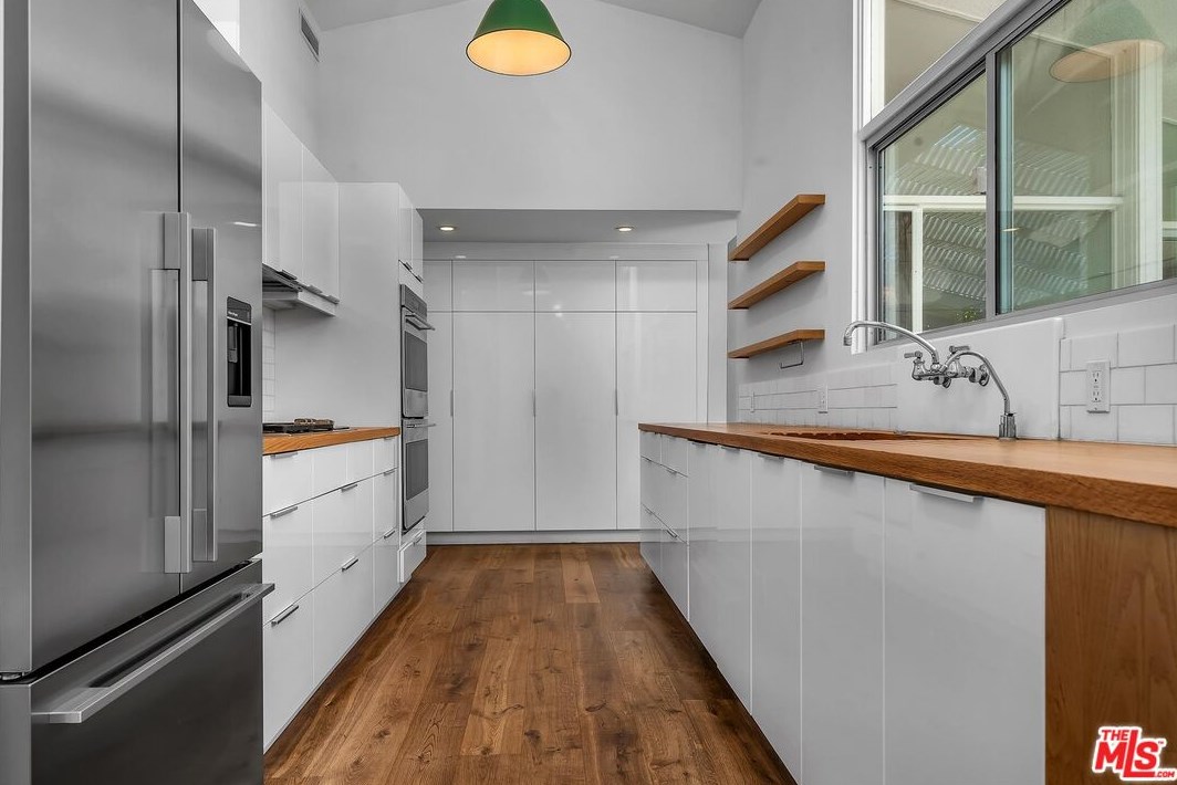 2647 Laurel Pass, Los Angeles CA  90046-1015 exterior