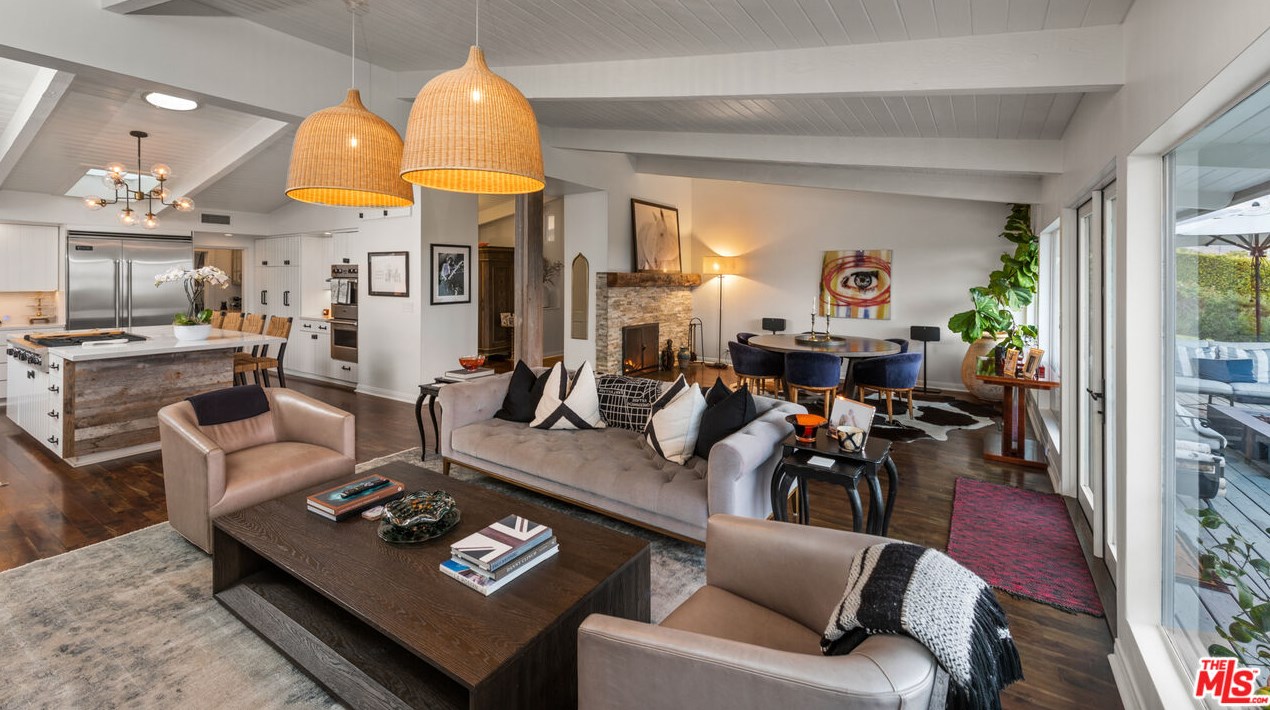 7005 Grasswood Ave, Malibu CA  90265-4246 exterior