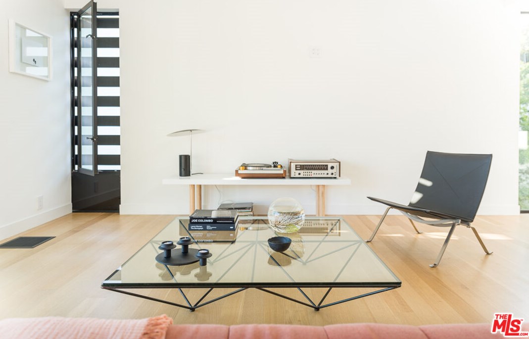 6312 Quebec Dr, Los Angeles CA  90068-2832 exterior