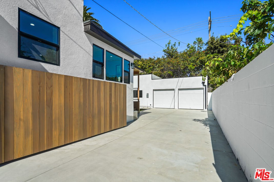 2346 Overland Ave, Los Angeles CA  90064-2210 exterior