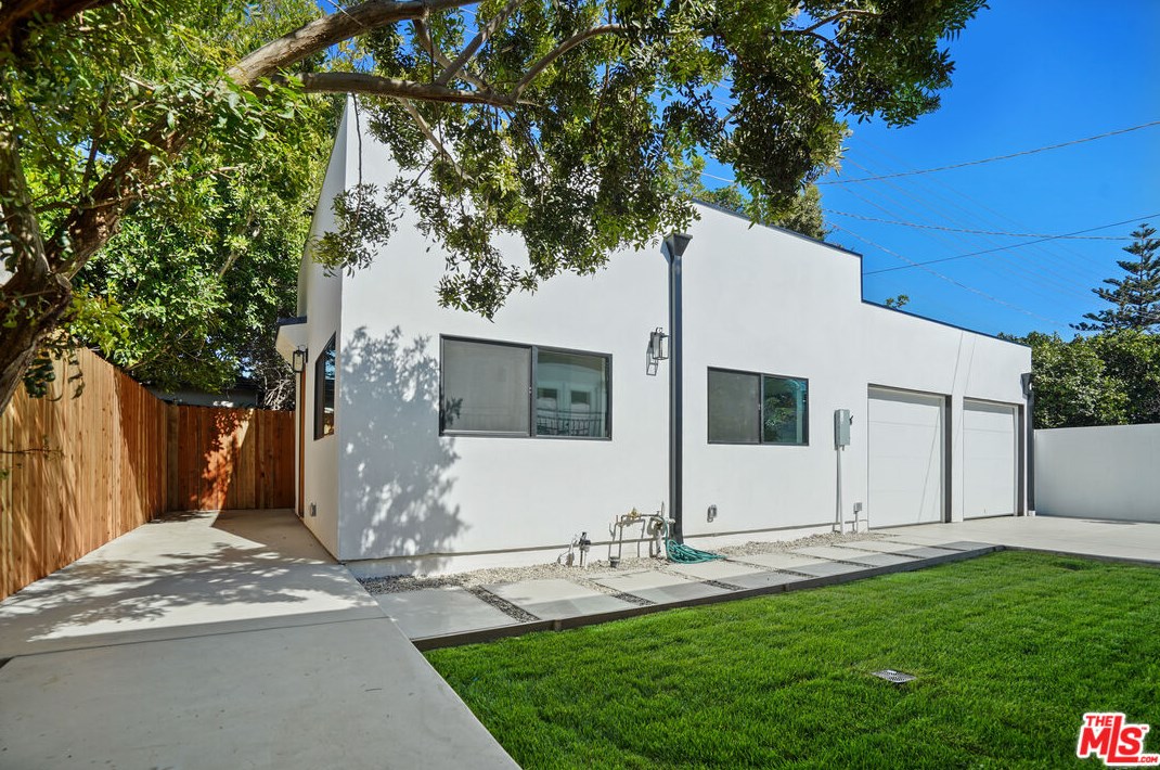 2346 Overland Ave, Los Angeles CA  90064-2210 exterior