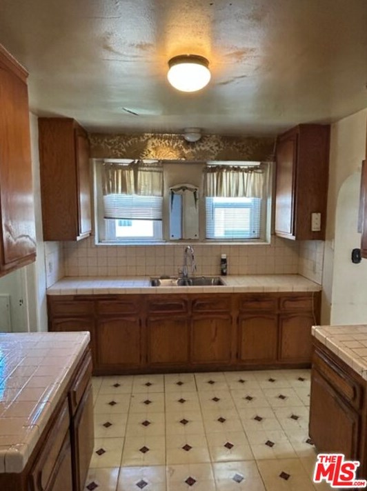 1061 82nd St, Los Angeles CA  90003-3017 exterior