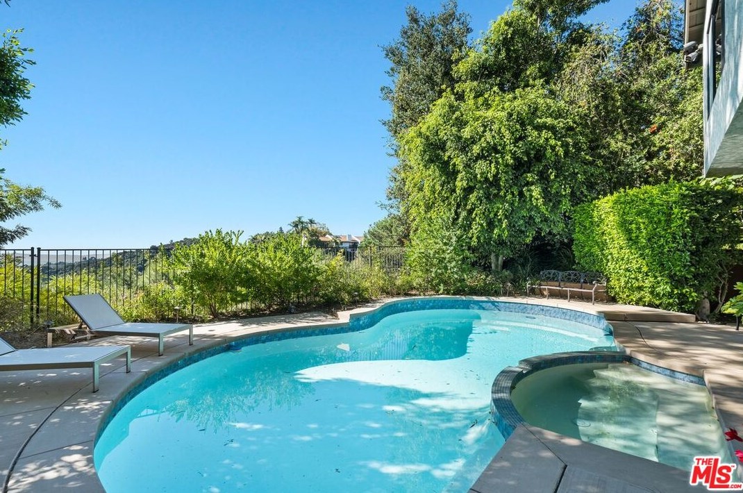 10164 Baywood Ct, Los Angeles CA  90077-2132 exterior