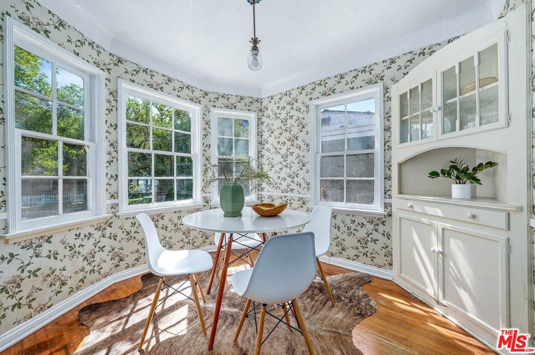 11373 Homedale St, Los Angeles CA  90049-3021 exterior