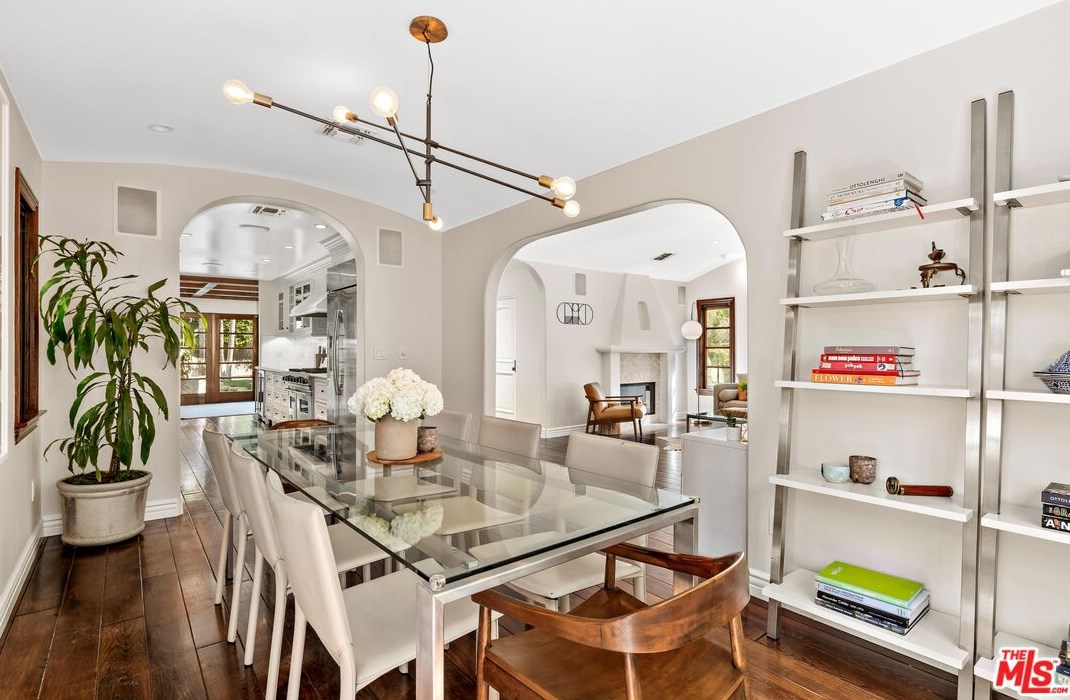 358 Huntley Dr, Los Angeles CA  90069-5002 exterior