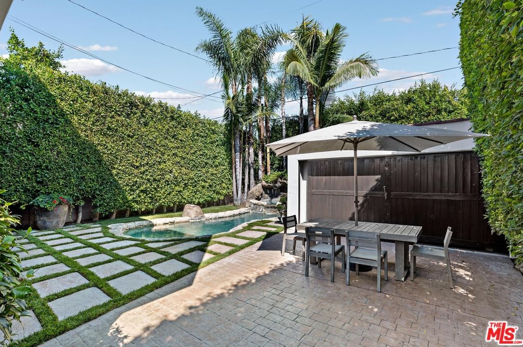 358 Huntley Dr, Los Angeles CA  90069-5002 exterior