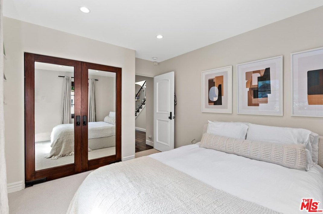 358 Huntley Dr, Los Angeles CA  90069-5002 exterior