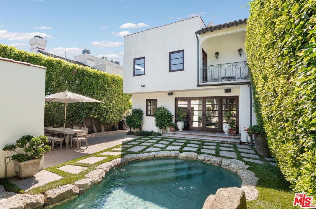 358 Huntley Dr, Los Angeles CA  90069-5002 exterior