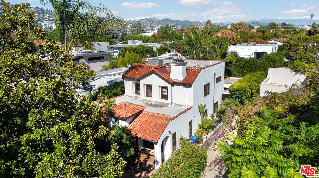358 Huntley Dr, Los Angeles CA  90069-5002 exterior
