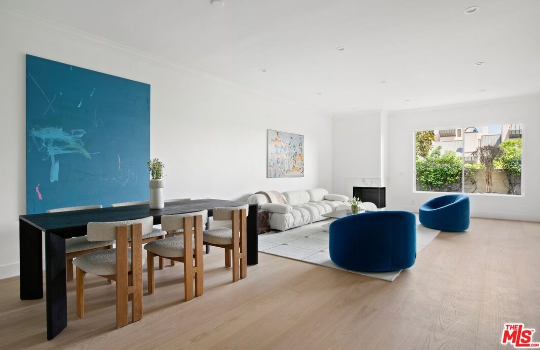 2165 Century Hl, Los Angeles CA  90067-3516 exterior