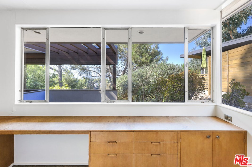 3940 San Rafael Ave, Los Angeles CA  90065-4014 exterior