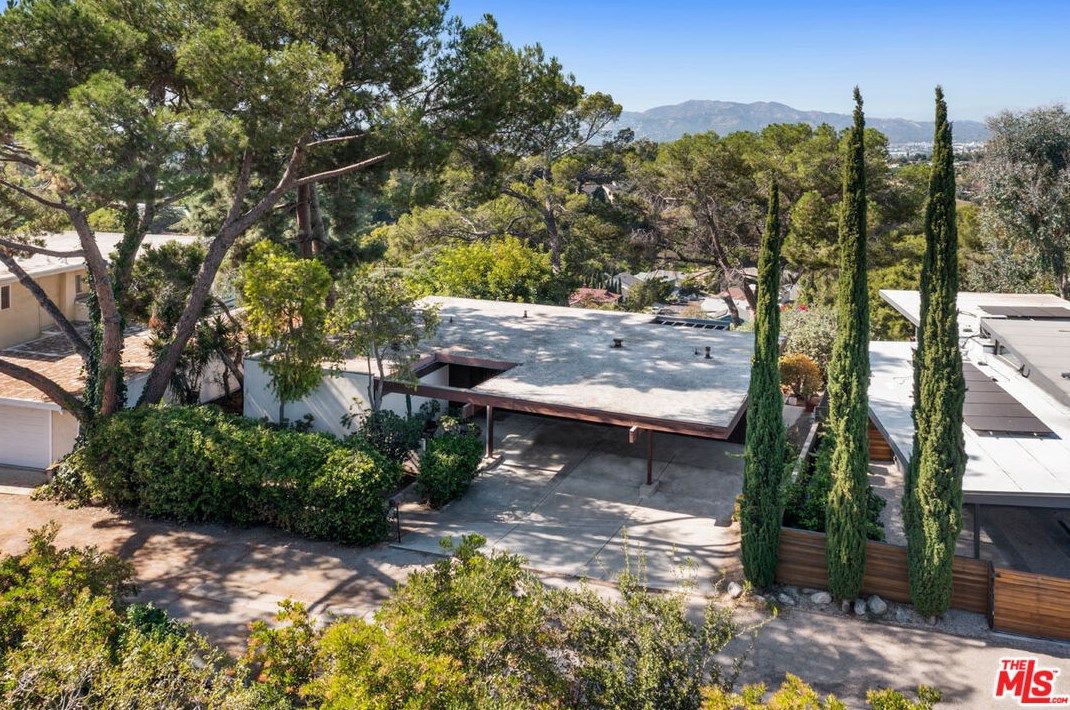 3940 San Rafael Ave, Los Angeles CA  90065-4014 exterior