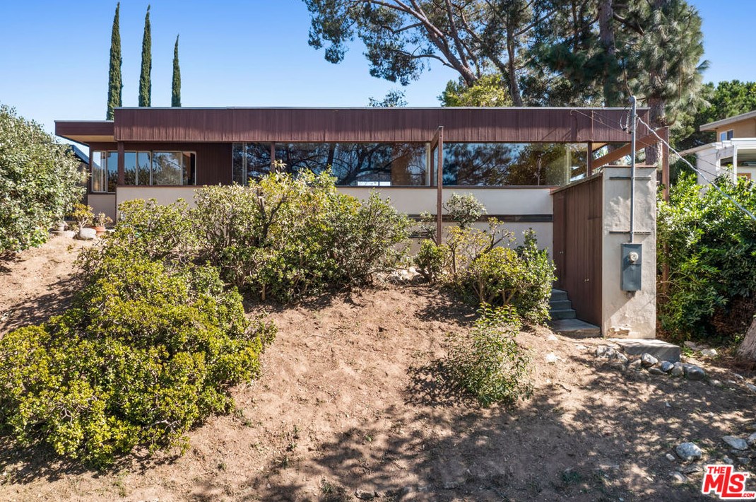 3940 San Rafael Ave, Los Angeles CA  90065-4014 exterior