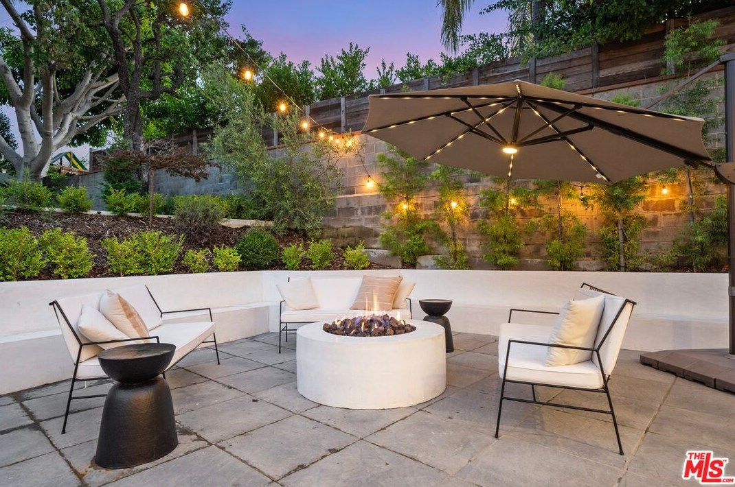 5948 78th St, Los Angeles CA  90045-2942 exterior