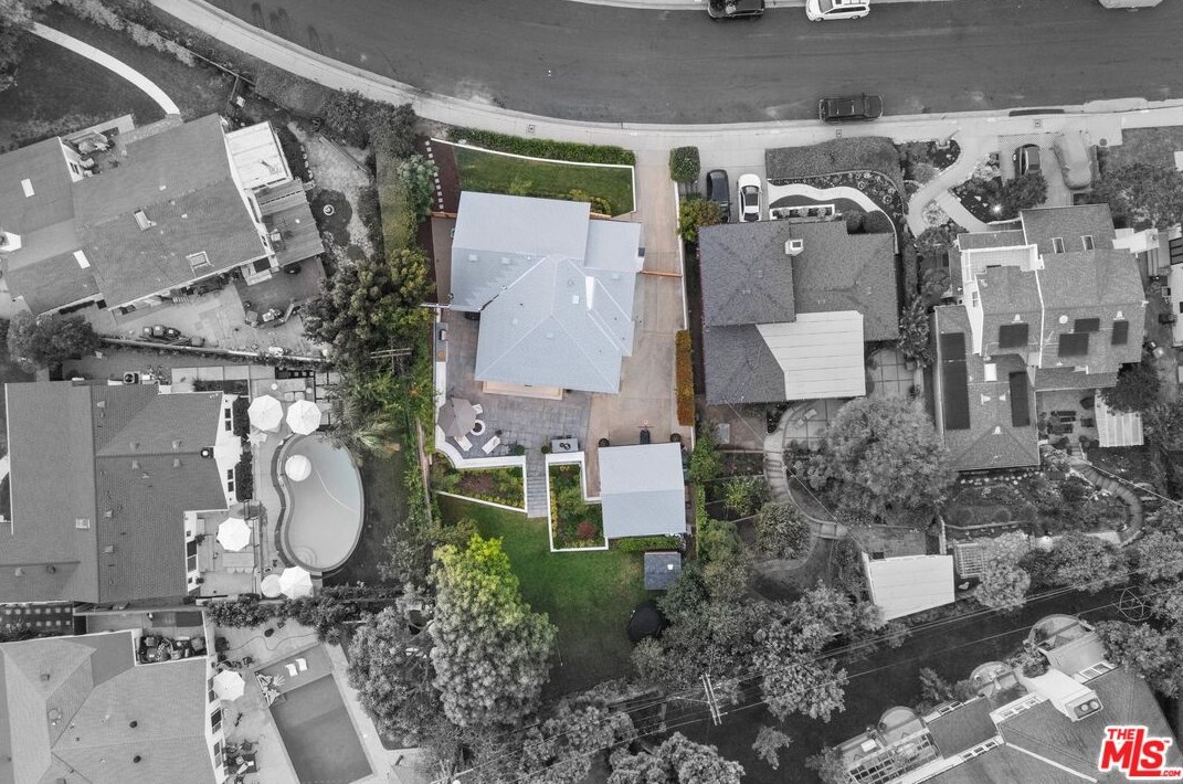 5948 78th St, Los Angeles CA  90045-2942 exterior