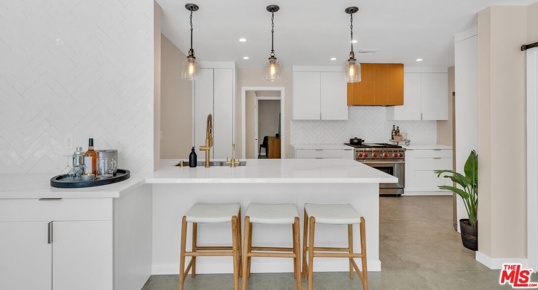 5948 78th St, Los Angeles CA  90045-2942 exterior