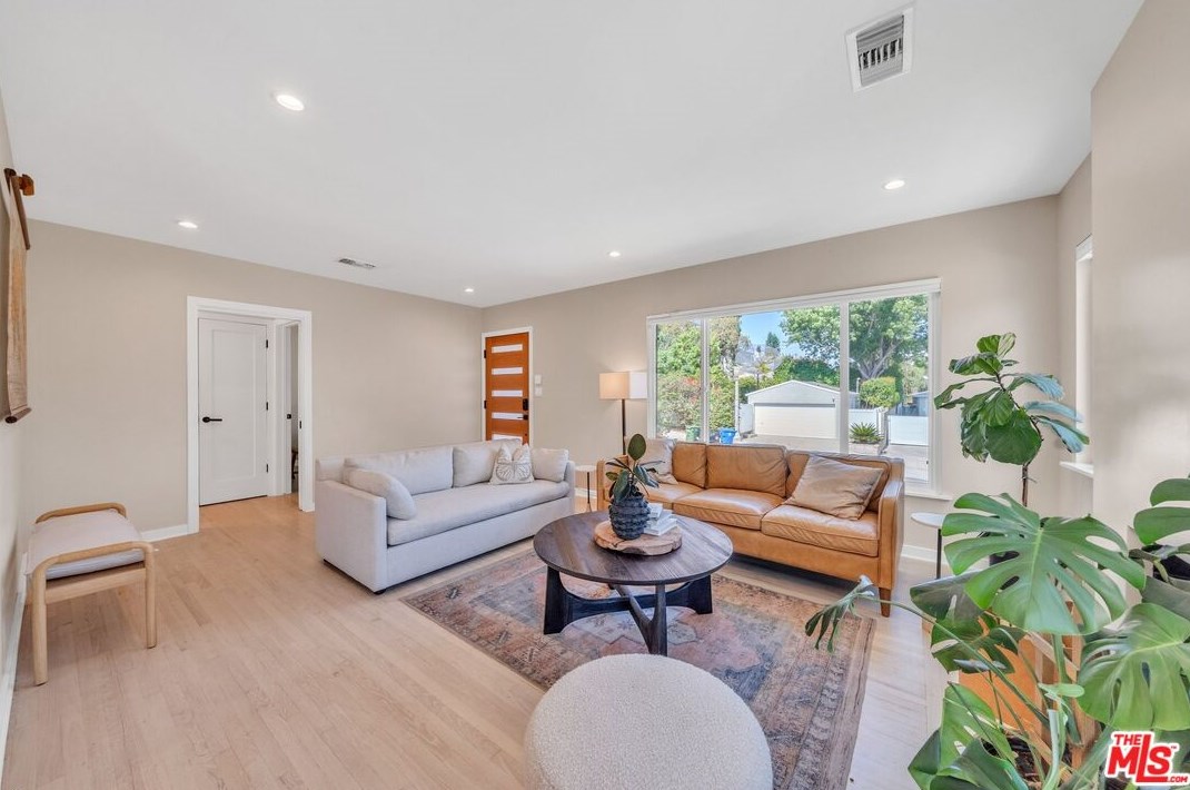 5948 78th St, Los Angeles CA  90045-2942 exterior