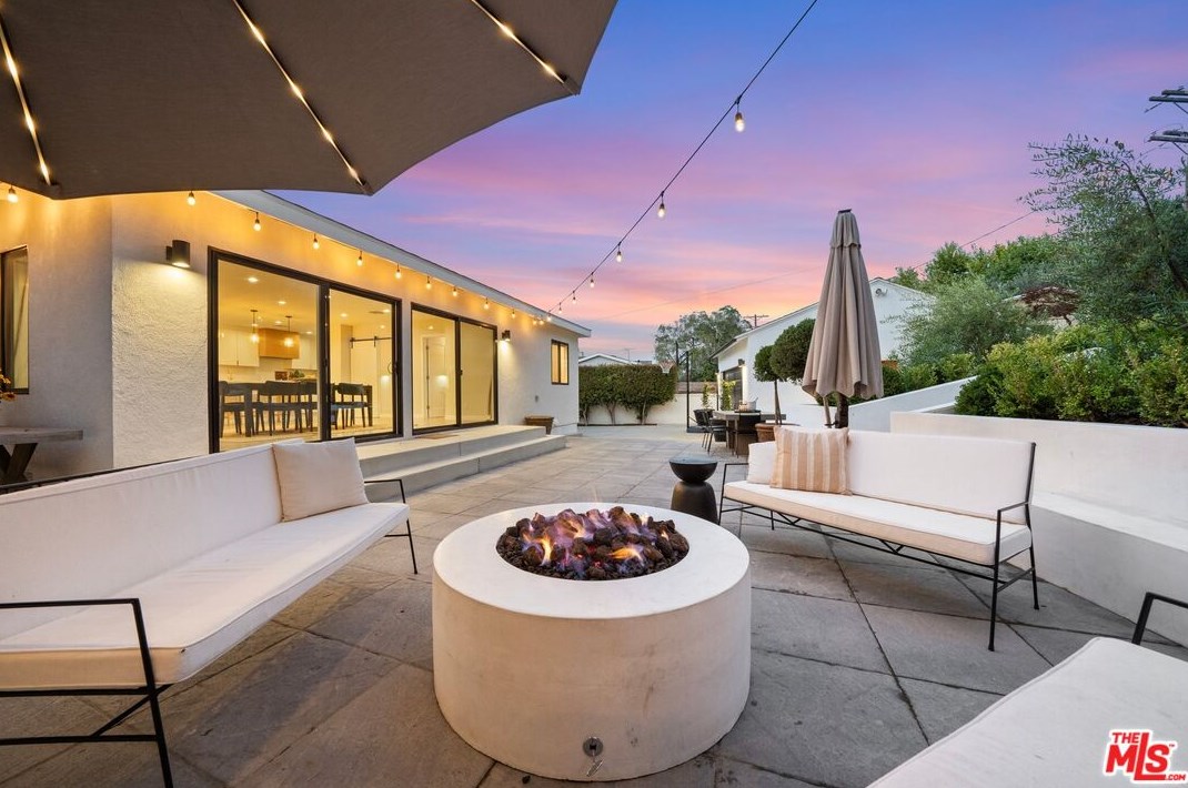 5948 78th St, Los Angeles CA  90045-2942 exterior