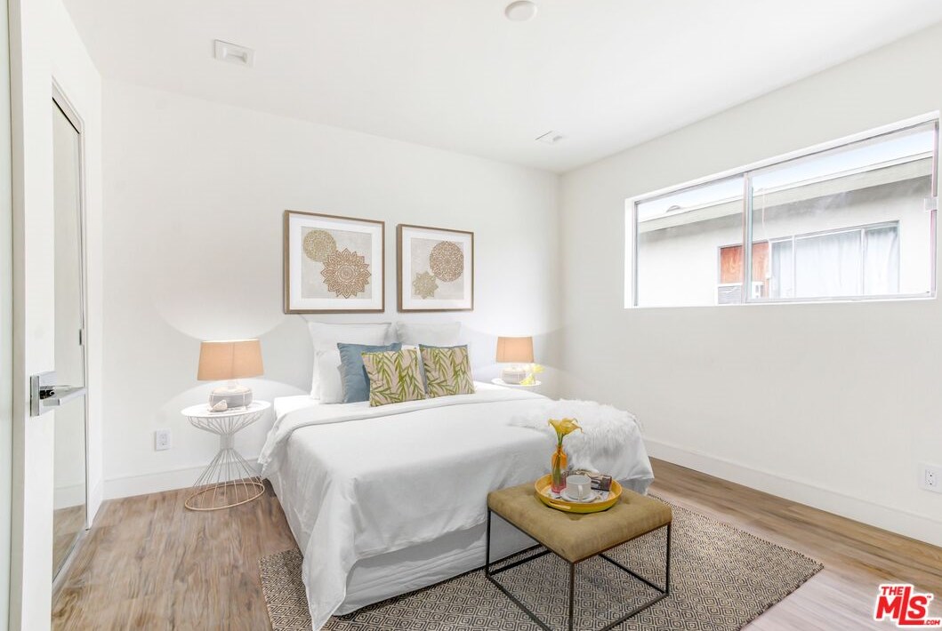 2033 Chariton St, Los Angeles CA  90034-1516 exterior