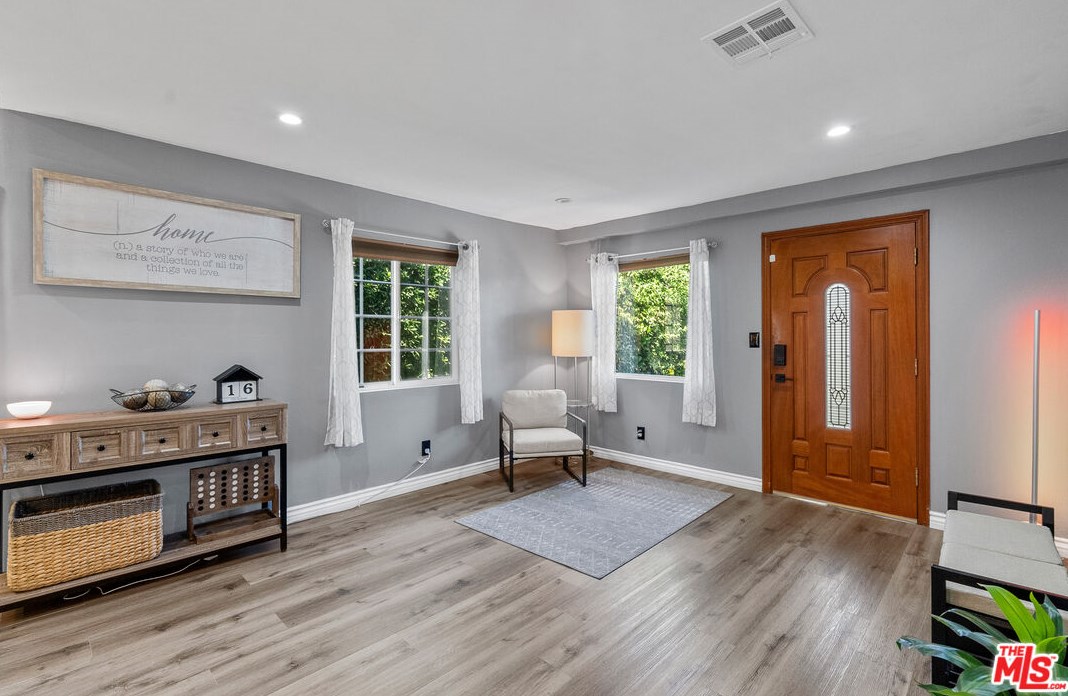 826 33rd St, Los Angeles CA  90011-2416 exterior