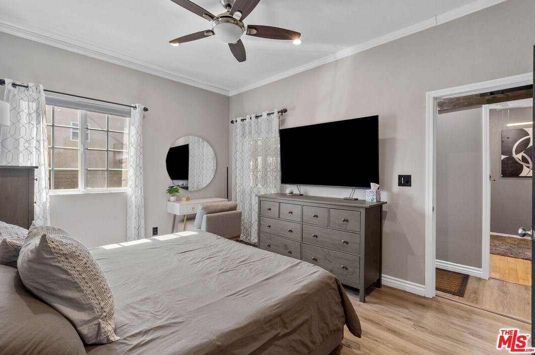 826 33rd St, Los Angeles CA  90011-2416 exterior