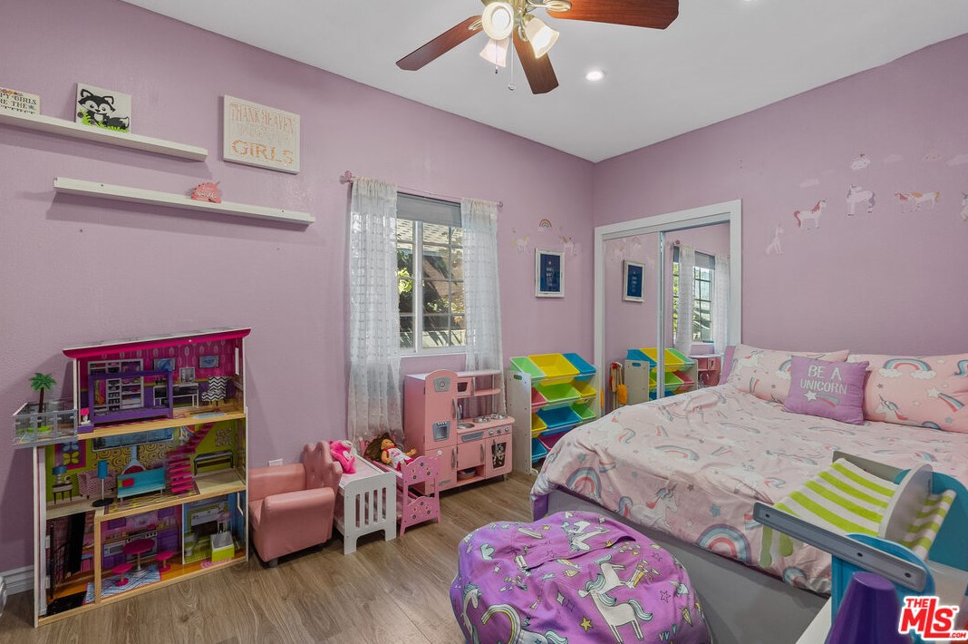 826 33rd St, Los Angeles CA  90011-2416 exterior