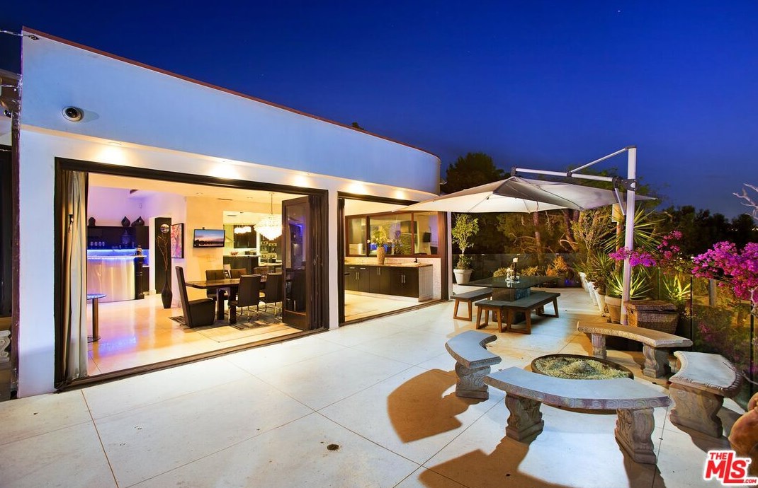 1705 Carla Rdg, Beverly Hills CA  90210-1911 exterior