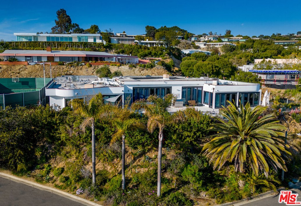 1705 Carla Rdg, Beverly Hills CA  90210-1911 exterior