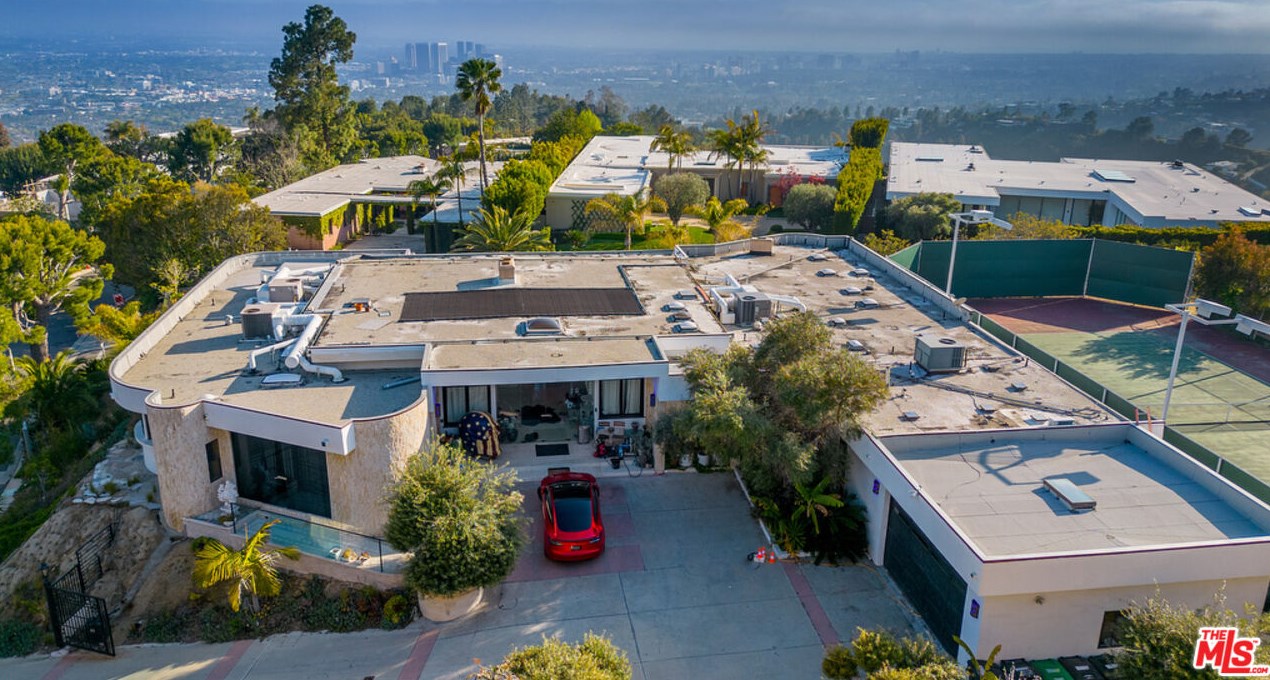 1705 Carla Rdg, Beverly Hills CA  90210-1911 exterior