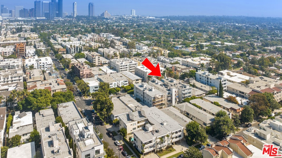 1921 Malcolm Ave, Los Angeles CA  90025-7600 exterior